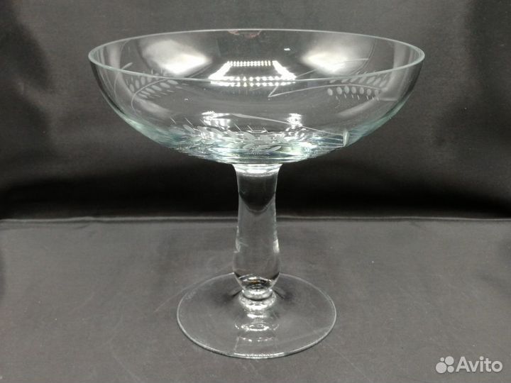 Конфетница на ножке ваза стекло резьба Колоски