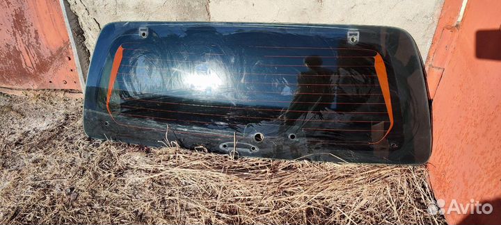 Заднее стекло Ford Escape