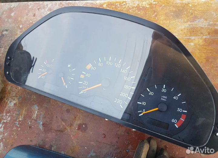 Приборная панель w202