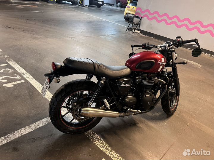 Triumph Street Twin