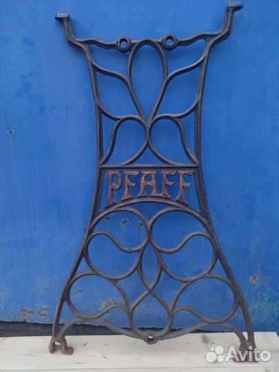 Чугунная станина от швейной машинки