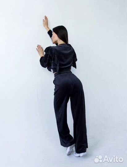 Велюровый спортивный костюм