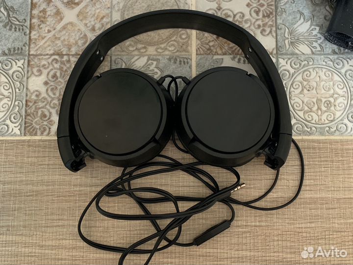 Проводные наушники с микрофоном