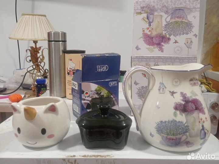 Кокотница,кружка,кувшин,термосы,корзина плетёная