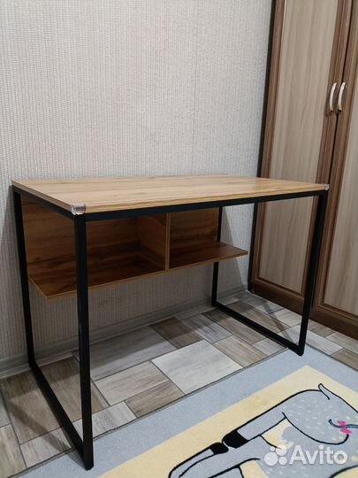 Компьютерный стол в стиле лофт