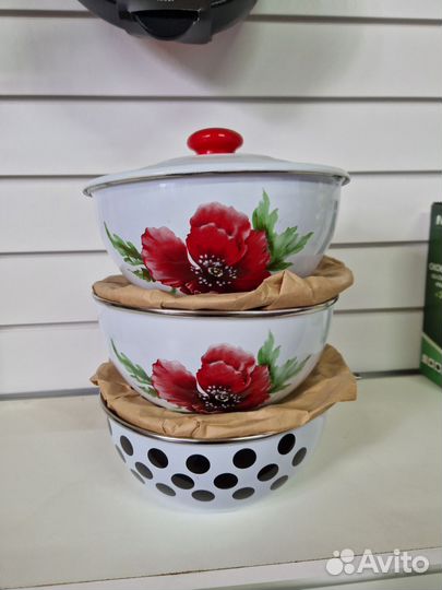 Салатник - тарелка эмалир 2л 22см. Новый