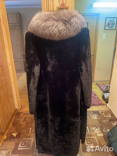 Шуба мутоновая с чернобуркой