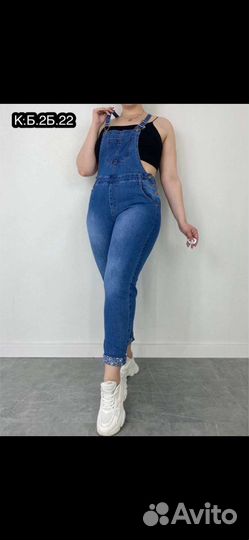 Джинсовый комбинезон