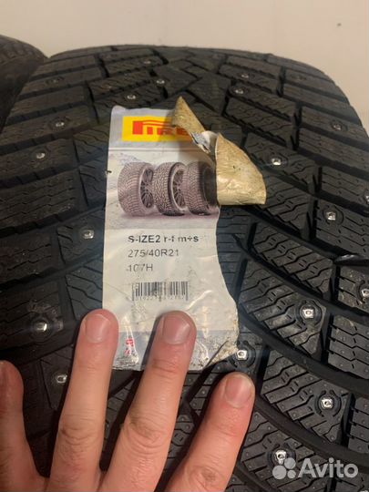 Pirelli Scorpion Ice Zero 2 275/40 R21 и 315/35 R21 111H