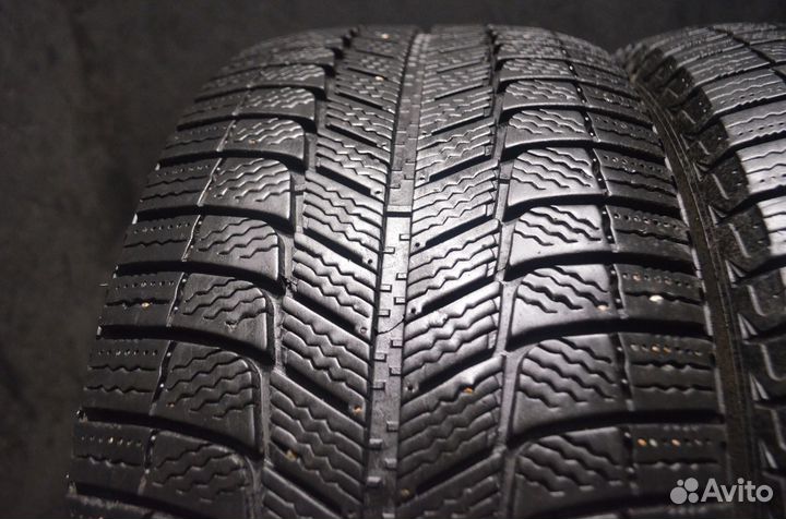 Michelin X-Ice XI3 245/45 R18 100H