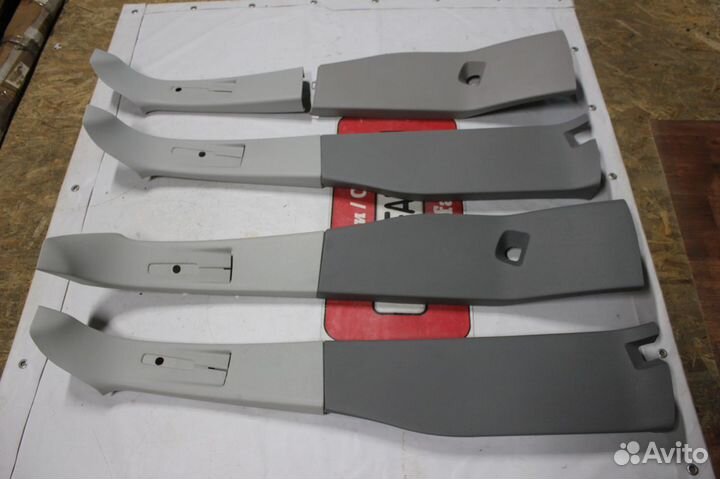 Обшивка центральной стойки Volkswagen T5/T6