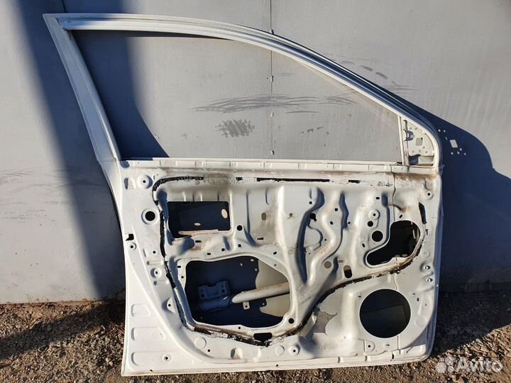 Левая передняя дверь на Toyota Corolla 150 ориг