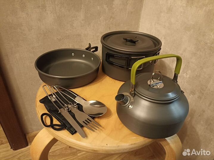 Походный набор посуды: чайник, сковорода, кастрюля