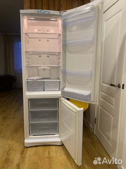 Холодильник indesit