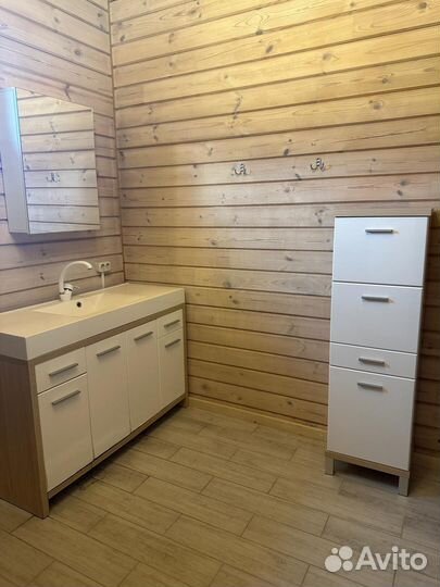 Тумба для ванной, зеркало и 2 шкафа