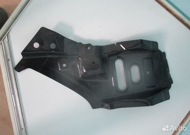 Усилитель боковой панели мазда 3 BP4K-70-120