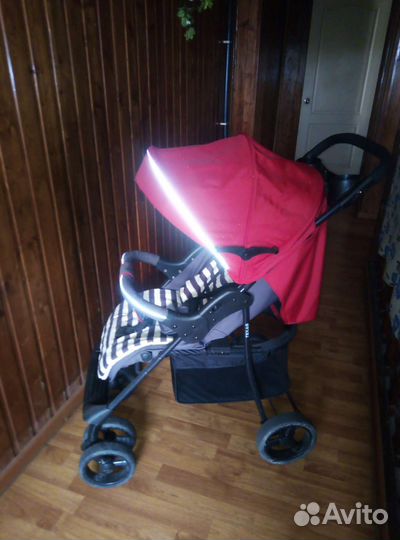 Прогулочная коляска как новая