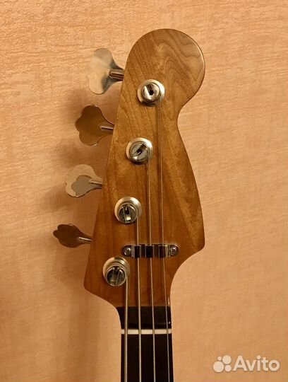 Бас-гитара Warmoth безладовая