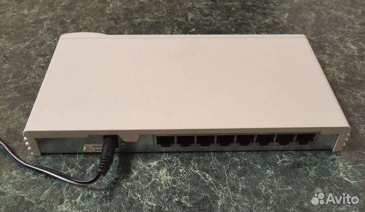Коммутатор 3Com Switch 8, роутер Sagemcom Fast1744