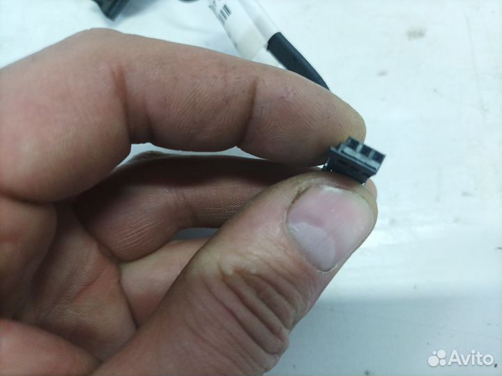 Контакты Mercedes Benz W204