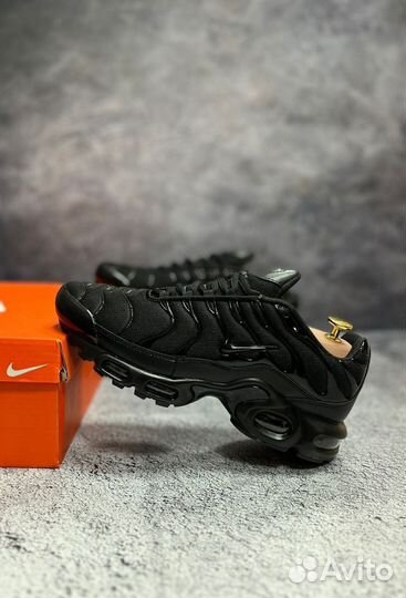 Кроссовки nike air max tn plus черные