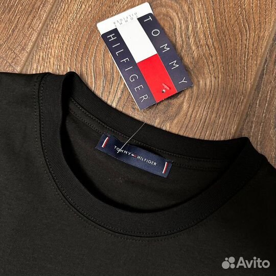 Tommy hilfiger футболка