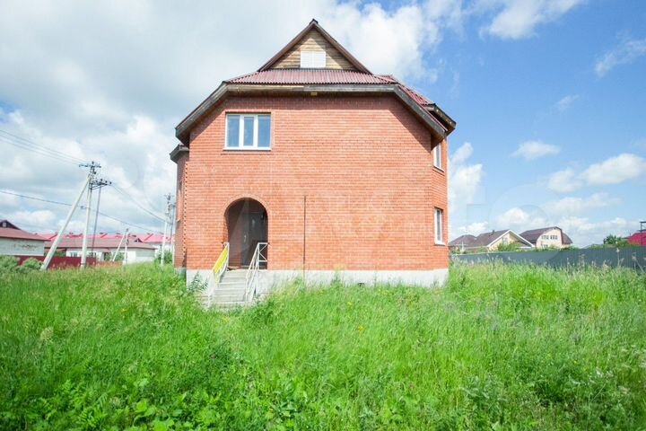 Дом 153 м² на участке 9,7 сот.