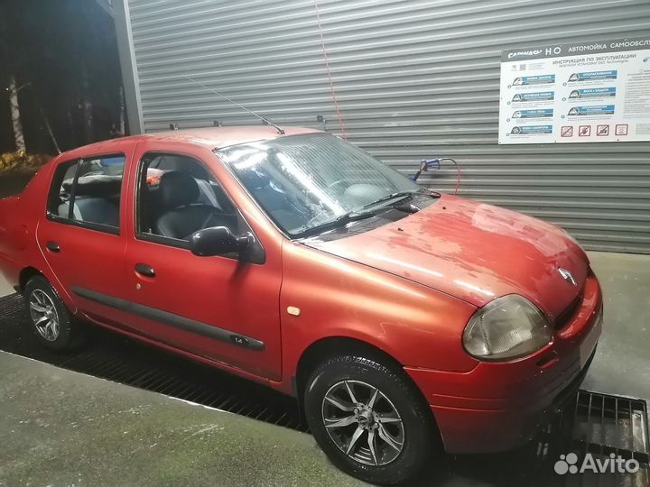 Renault Clio 1.4 МТ, 2000, битый, 251 000 км