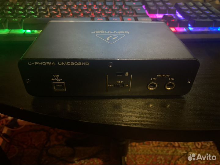 Внешняя звуковая карта Behringer U-Phoria UMC202HD