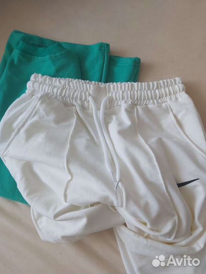 Спортивный костюм новый