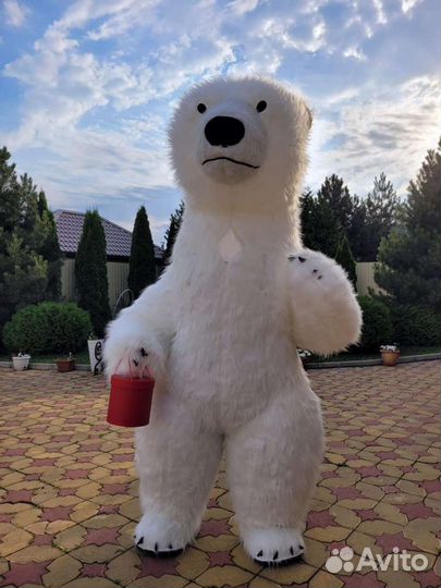 Поздравление большого белого мишки