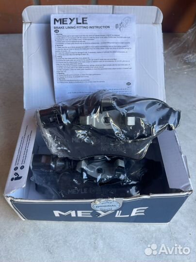 Передние тормозные колодки Volkswagen Touareg 2.5