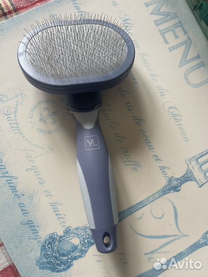 Чесалка для шерсти животных с расческой