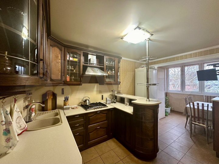 2-к. квартира, 70,2 м², 5/5 эт.