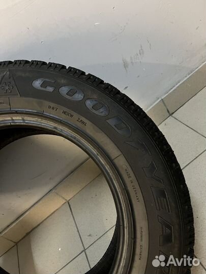 Goodyear UltraGrip 500 245/65 R17 107T