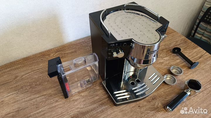 Кофемашина рожковая Delonghi EC 820.B
