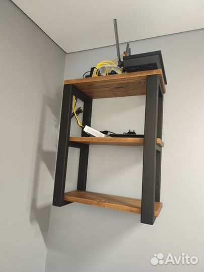 Полка настенная для роутера