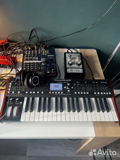 Синтезатор behringer deepmind 6