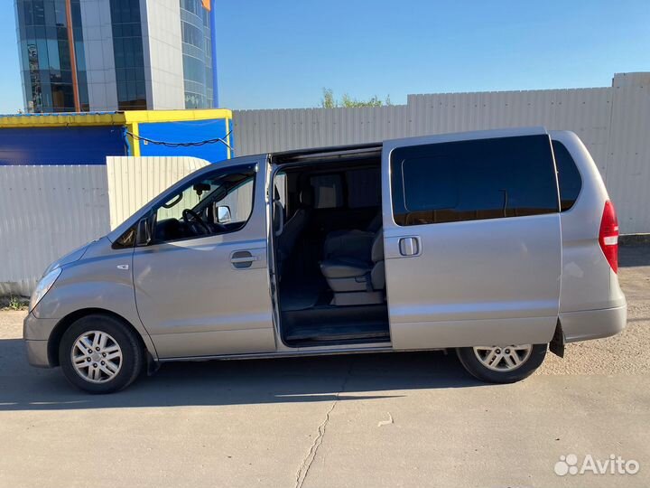 Hyundai Grand Starex 2.5 AT, 2017, 332 145 км