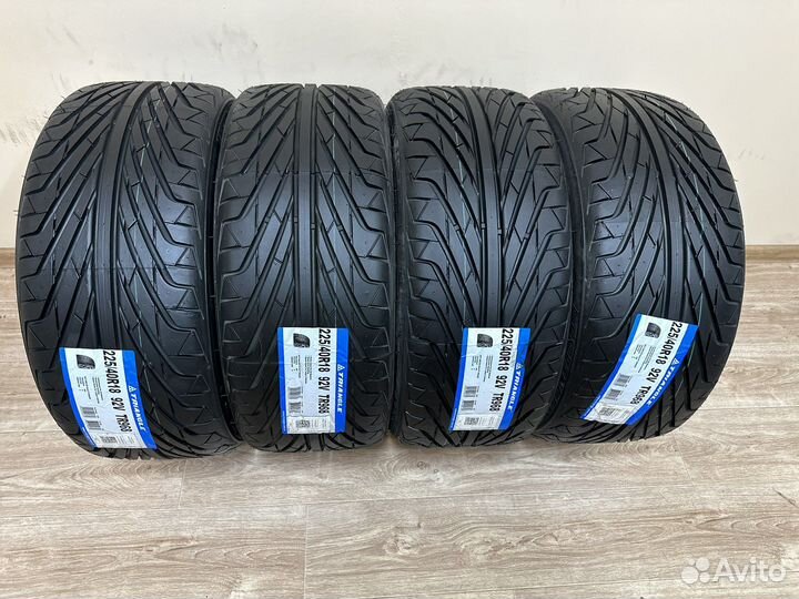 Triangle TR968 225/40 R18 96Z