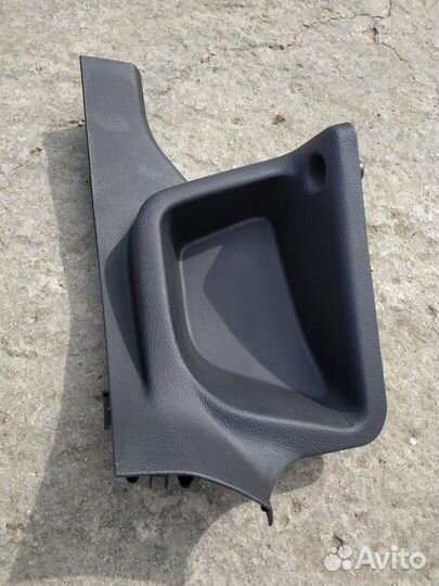 Накладка порога внутрен задняя левая Ford Focus 3
