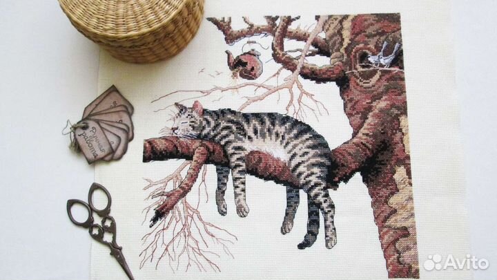 Картина вышитая крестом «Слишком устал»