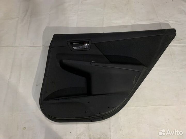 Обшивка двери задняя правая Toyota Camry 55