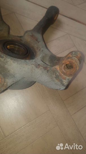 Кулак поворотный на renault logan 2013