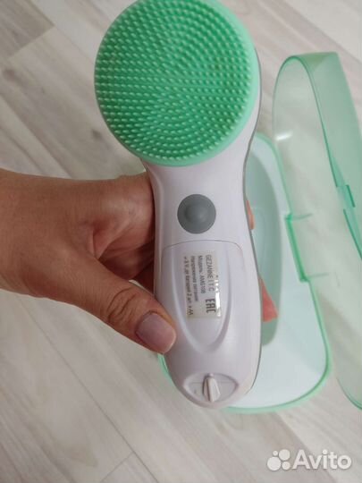 Массажер для лица