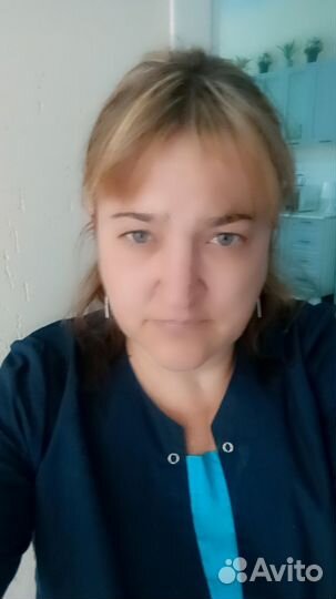 Младшая медсестра по уходу за больными, продавец