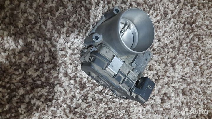 Дроссельная заслонка 03f133062b