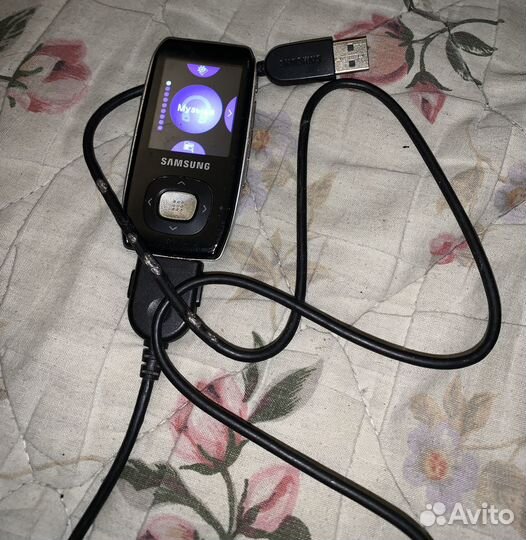 Samsung YP-T9B 1 Gb не рабочий + кабель Mp3-плеер