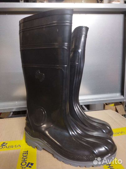 Сапоги резиновые с металлической защитой