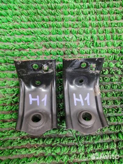 Кронштейны радиатора верхние (комплект) Honda Civ